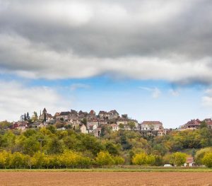 Vue sur le Village de Calvignac © Lot Tourisme