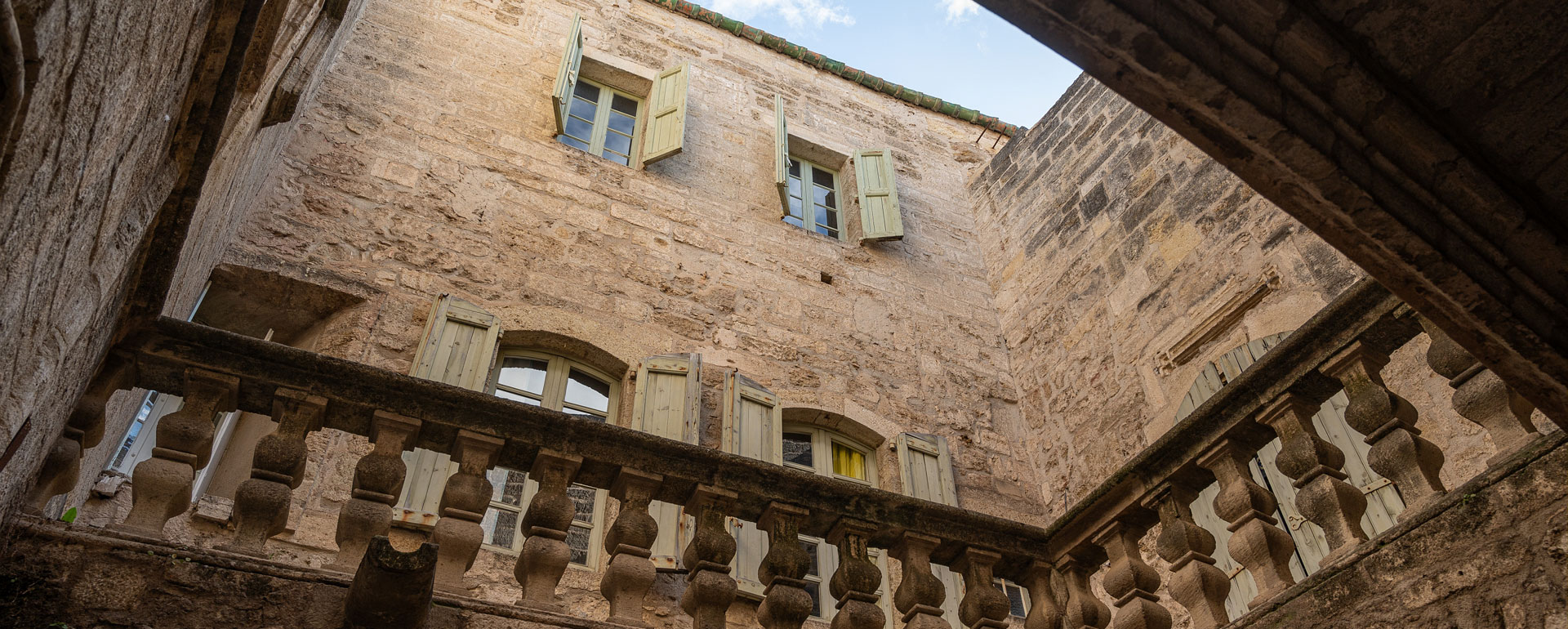 Centre ville de Pézenas, ville de Molière Hôtel des Barons de Lacoste