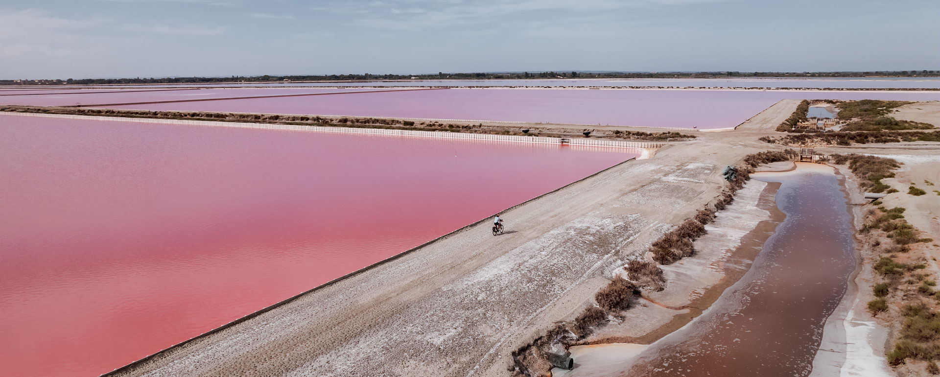 Vélo aux Salins d'Aigues Mortes